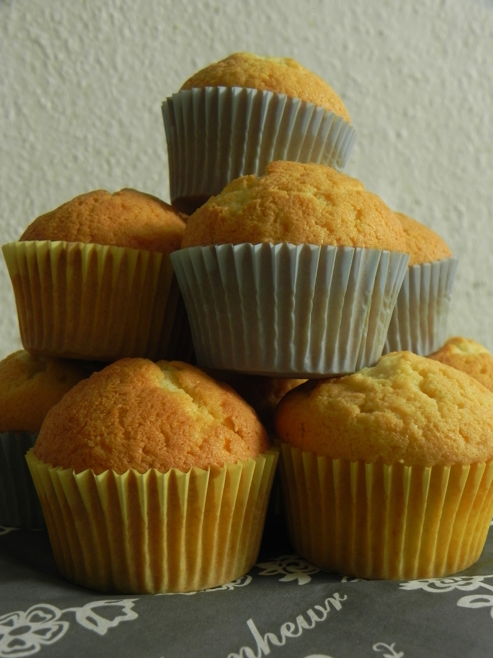 Classic vanilla muffins/cupcakes | Tiny Kitchen Blog